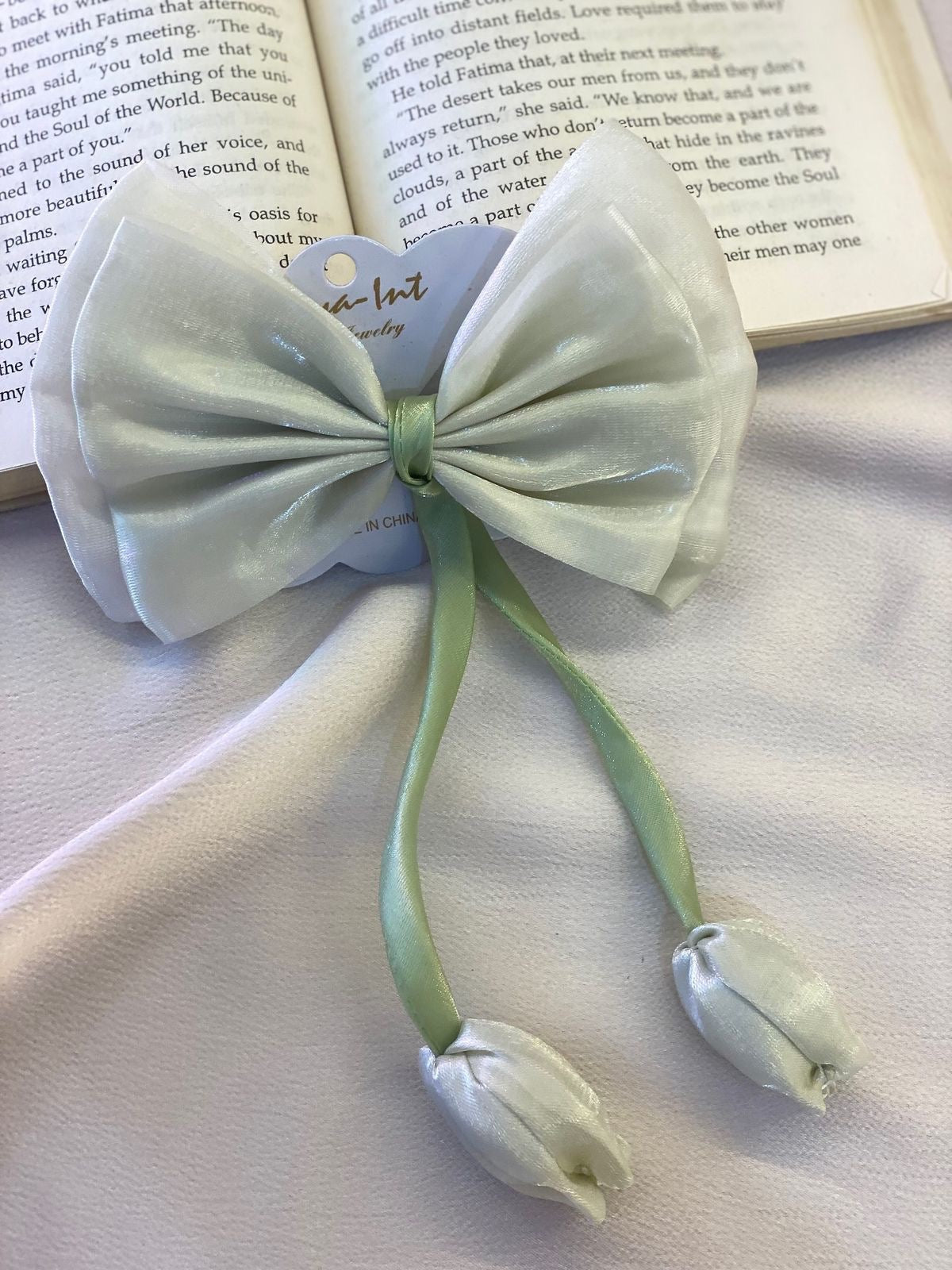 Pista Green Tulip Bow