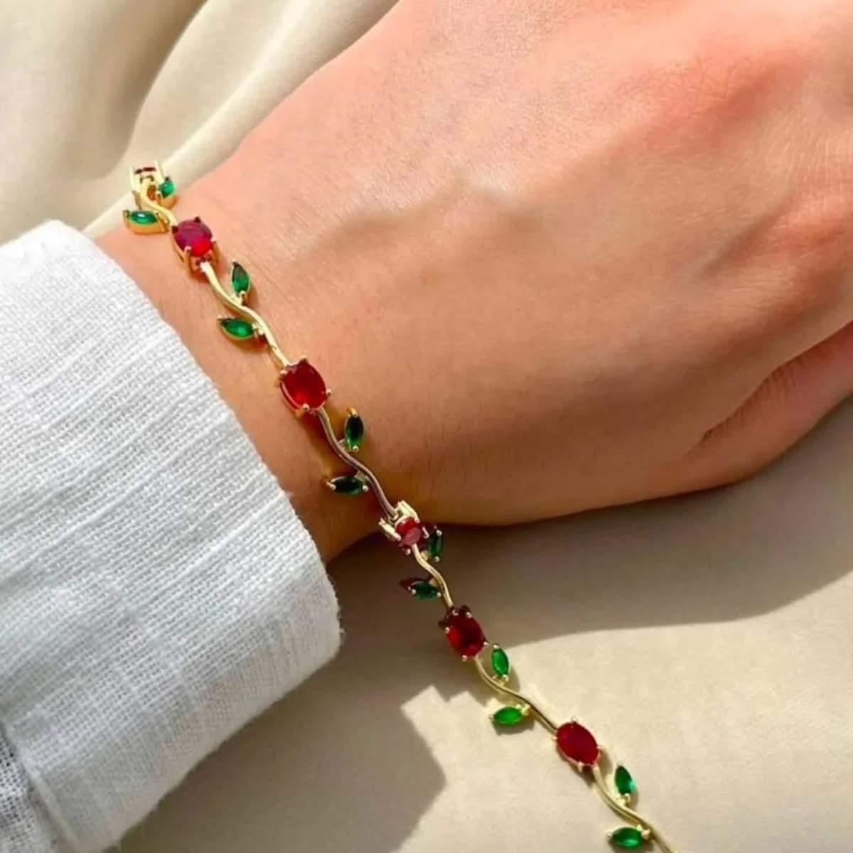 Red tulip bracelet