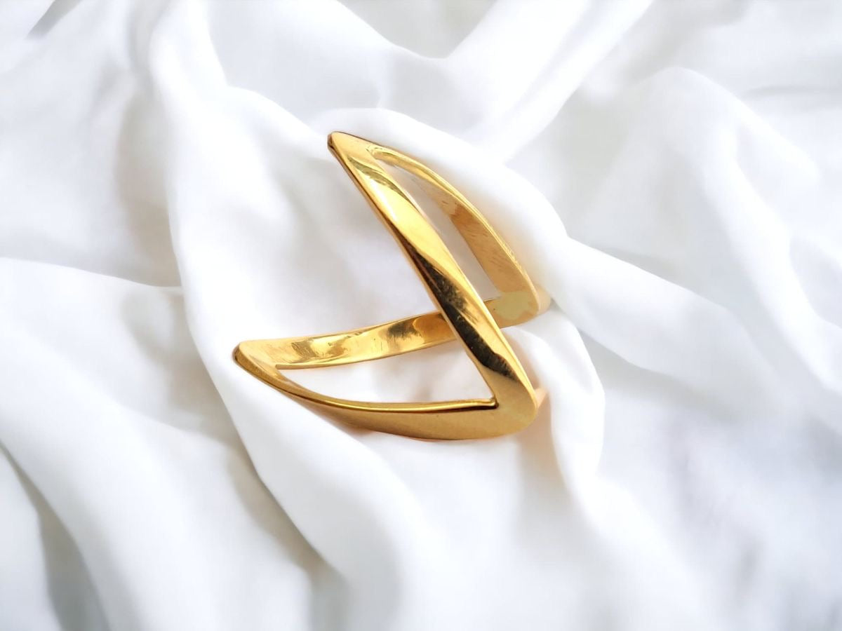 Dainty Gold V Ring